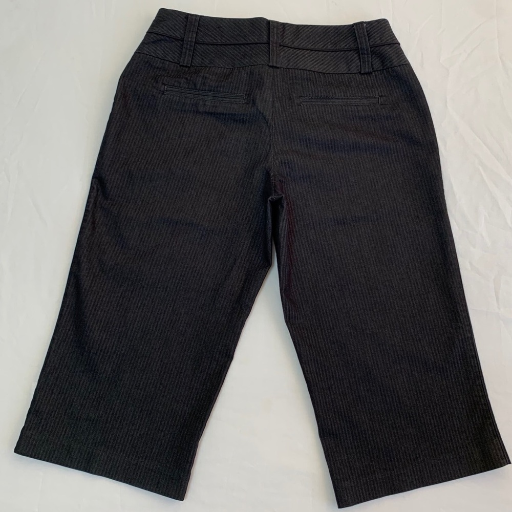 Maurices Bermuda Dress Shorts, Black Pinstripe, long, NWOT, Junior size 5 - Picture 7 of 11